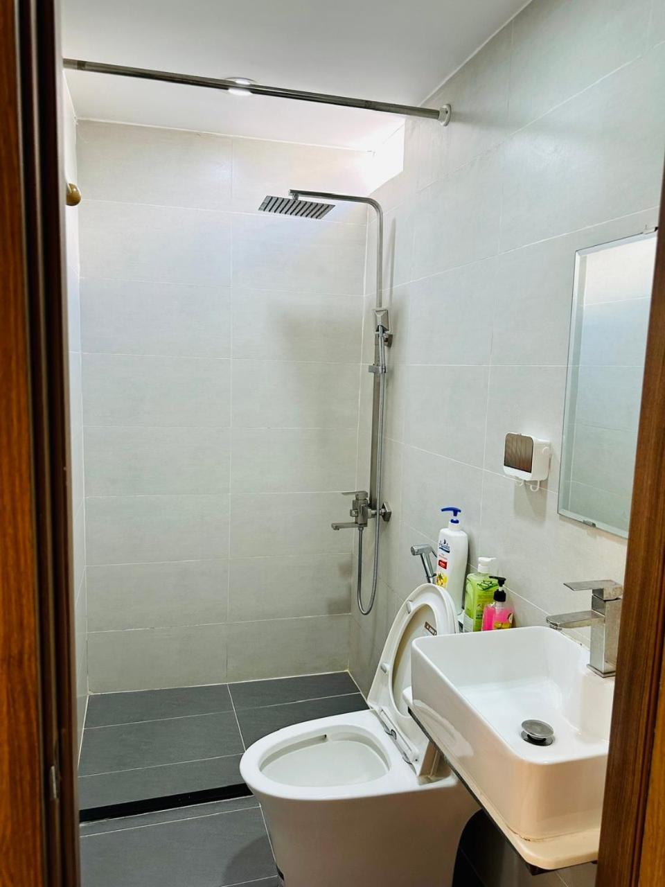 B786 Airport Apartment Хошимин Екстериор снимка